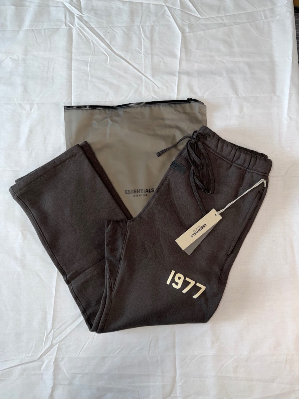 Fear of God Essentials 1977 Sweatpants in "Iron" Brand New in Bag. OS Small SS22